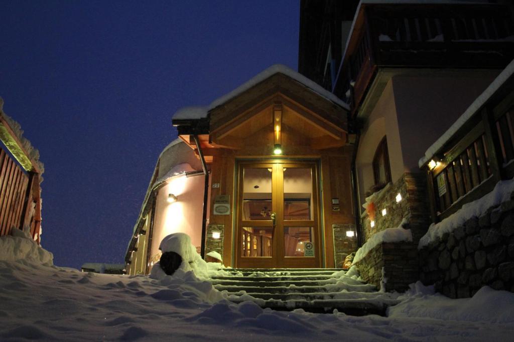 Hotel Residence Dahu Passo del Tonale Eksteriør billede