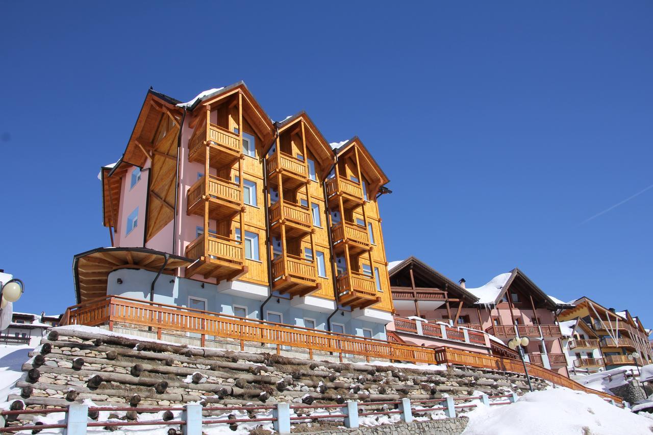 Hotel Residence Dahu Passo del Tonale Eksteriør billede
